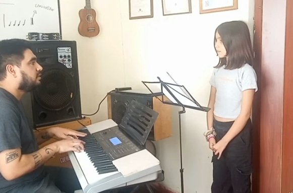 Gabriel Ortiz, profesor de canto en Villa Dolores, Córdoba